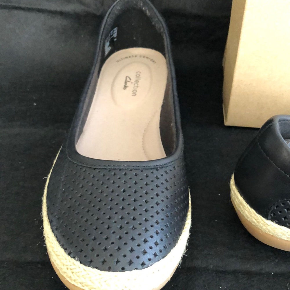Leather slip on shoe, black sz 9 wide